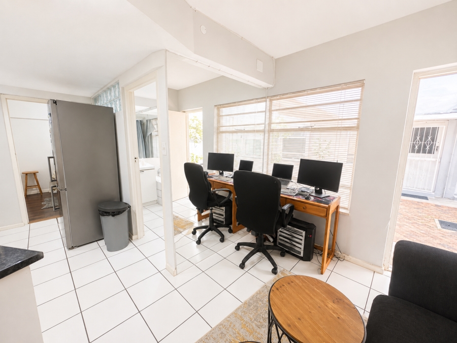 1 Bedroom Property for Sale in Green Point Western Cape